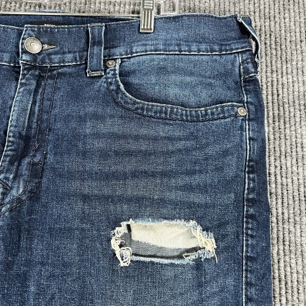 True Religion Rocco Jeans Mens 40 Distressed Relaxed Skinny‎ Big T Flap Pocket